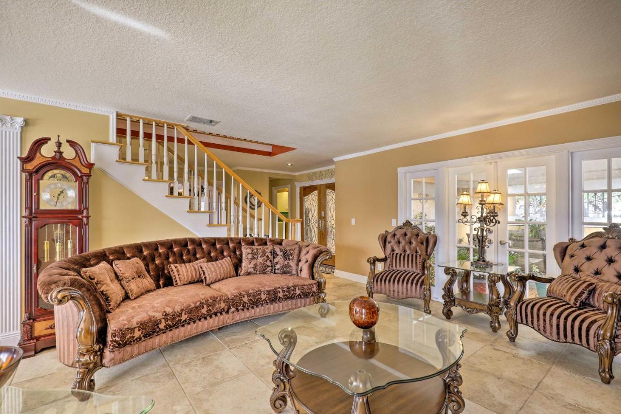 Cozy Home In Heart Of Tampa With Lanai And Pool! Bagian luar foto