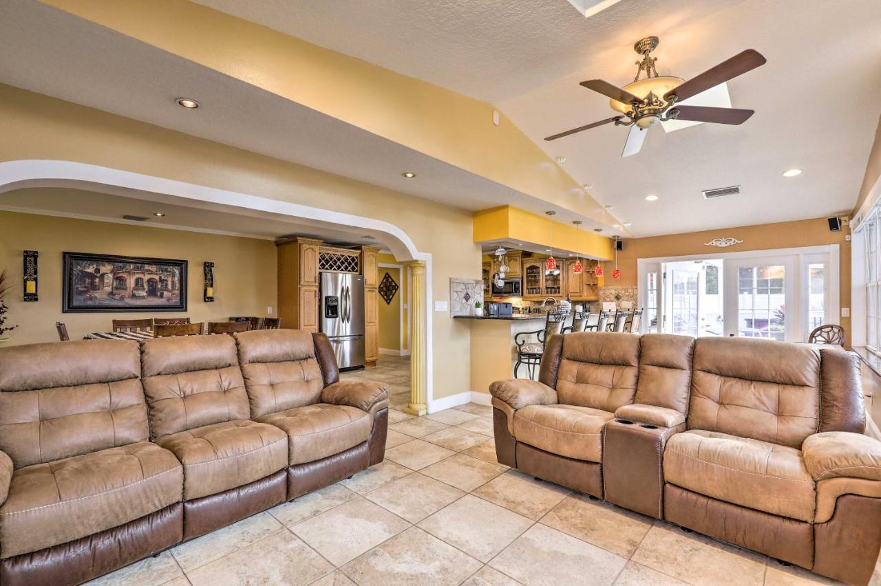 Cozy Home In Heart Of Tampa With Lanai And Pool! Bagian luar foto
