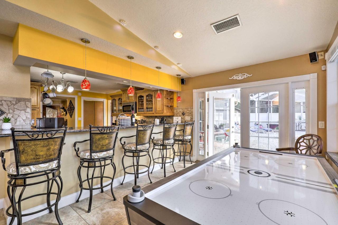 Cozy Home In Heart Of Tampa With Lanai And Pool! Bagian luar foto