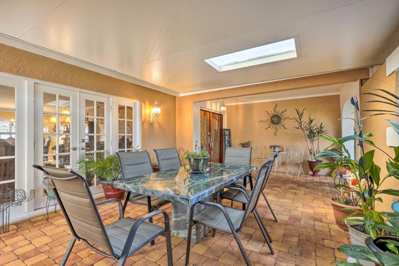 Cozy Home In Heart Of Tampa With Lanai And Pool! Bagian luar foto