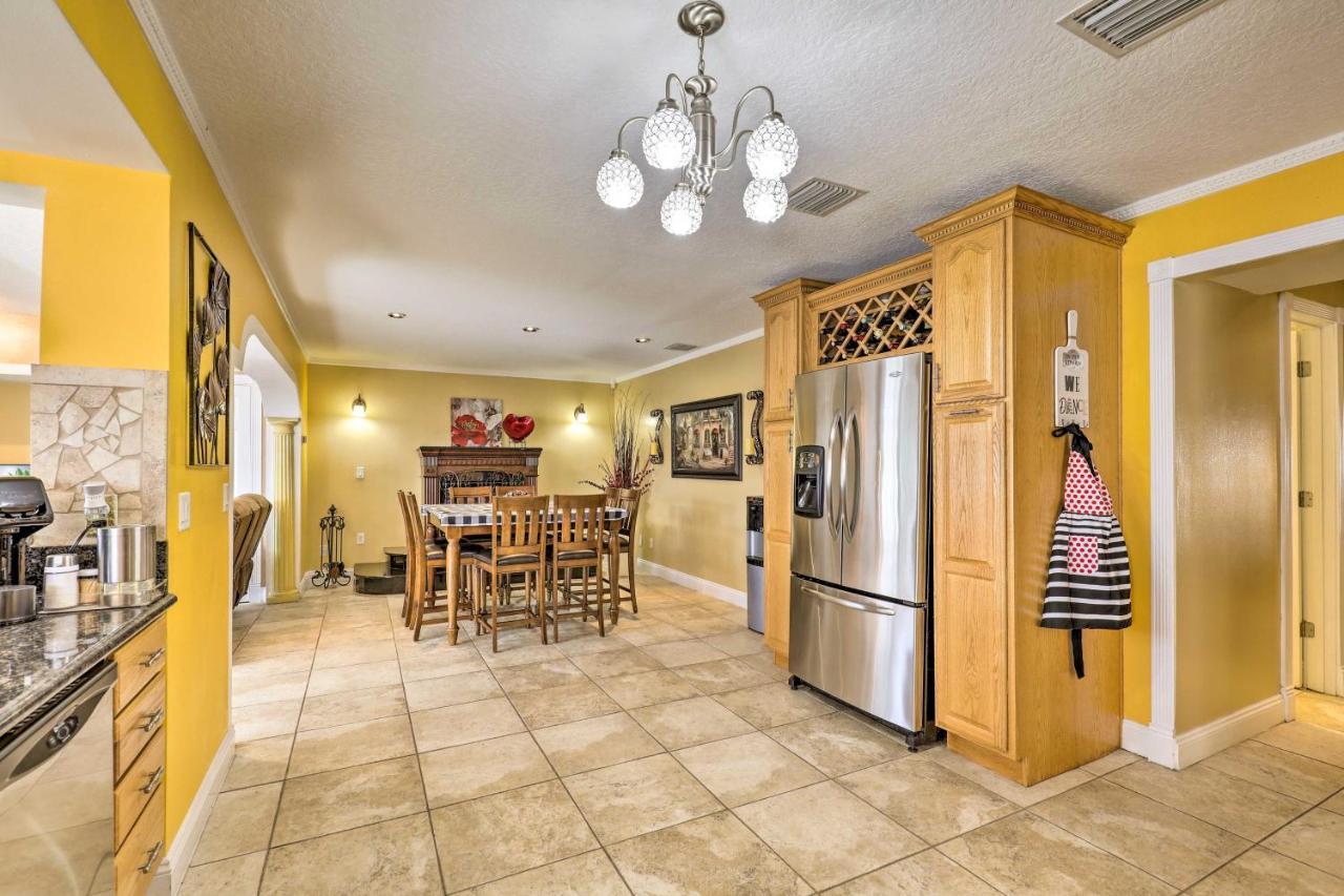 Cozy Home In Heart Of Tampa With Lanai And Pool! Bagian luar foto