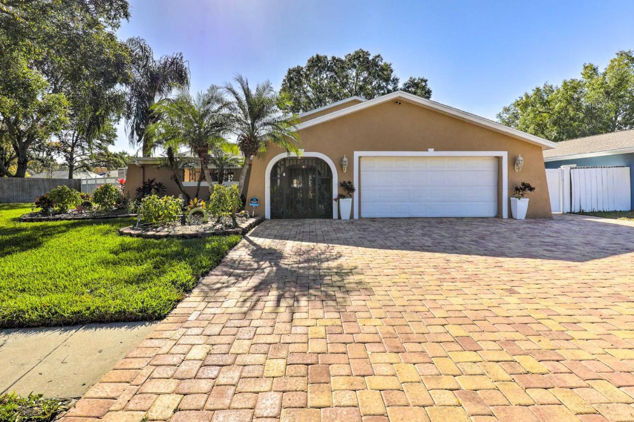 Cozy Home In Heart Of Tampa With Lanai And Pool! Bagian luar foto